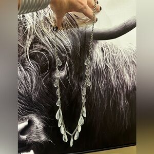 Elegant Silver Necklace with Clear Accents